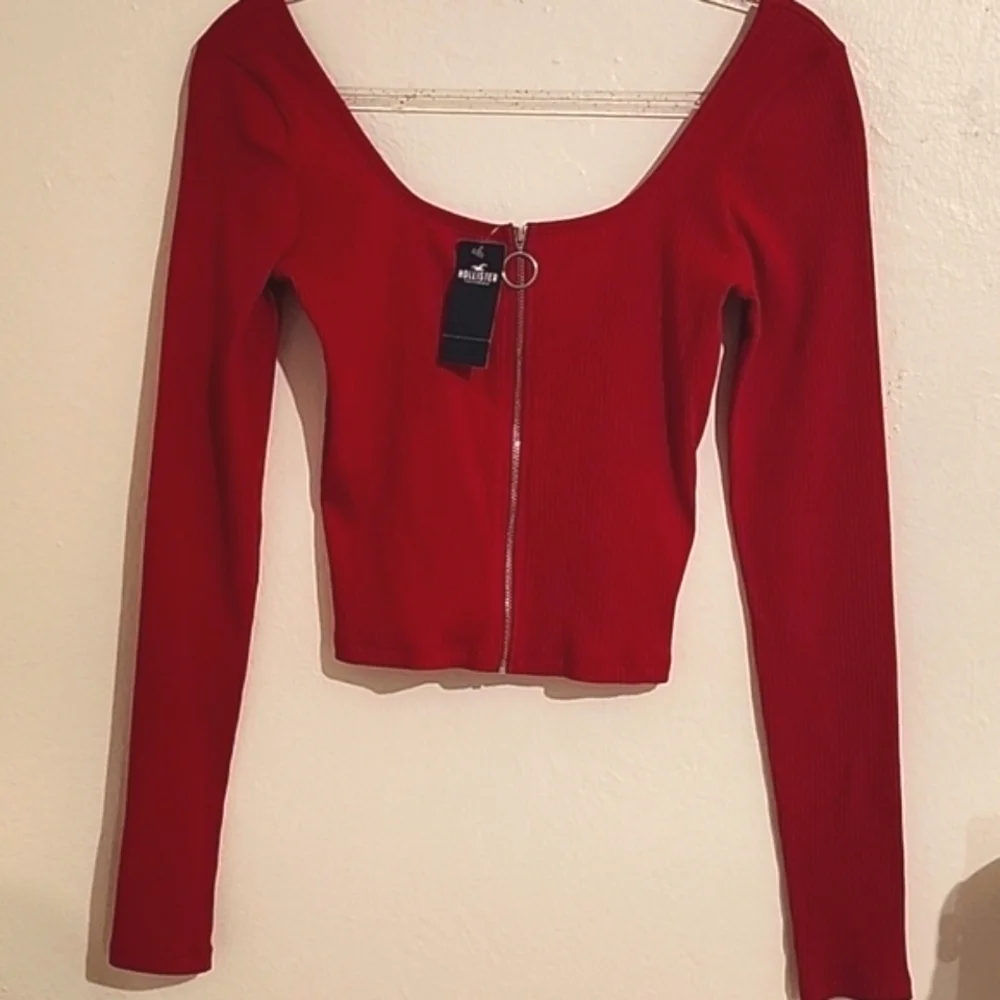 New With Tags Hollister crop top size M - Picture 1 of 5
